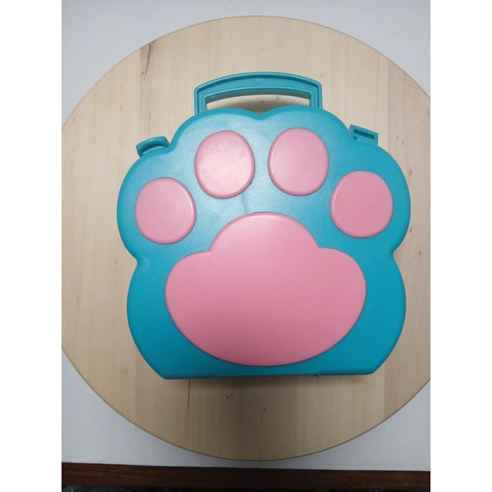 Lakeshore Learning Carry Case Animal Playset Beach Paw Print Blue w/ 7 Animals